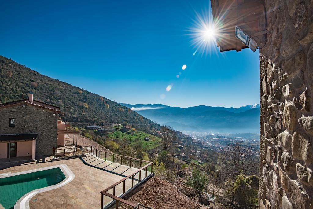 The View Village - Villas Suites & Spa Karpenísion Extérieur photo