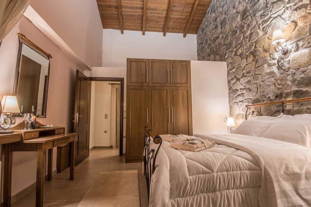 The View Village - Villas Suites & Spa Karpenísion Extérieur photo