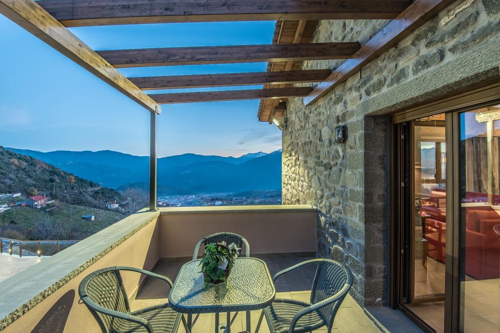 The View Village - Villas Suites & Spa Karpenísion Extérieur photo