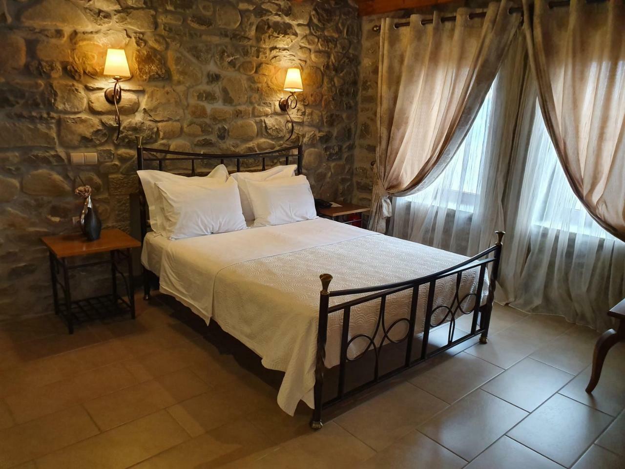 The View Village - Villas Suites & Spa Karpenísion Extérieur photo