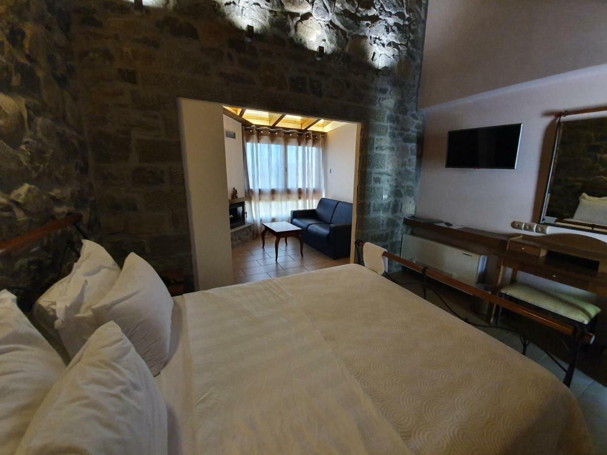 The View Village - Villas Suites & Spa Karpenísion Extérieur photo
