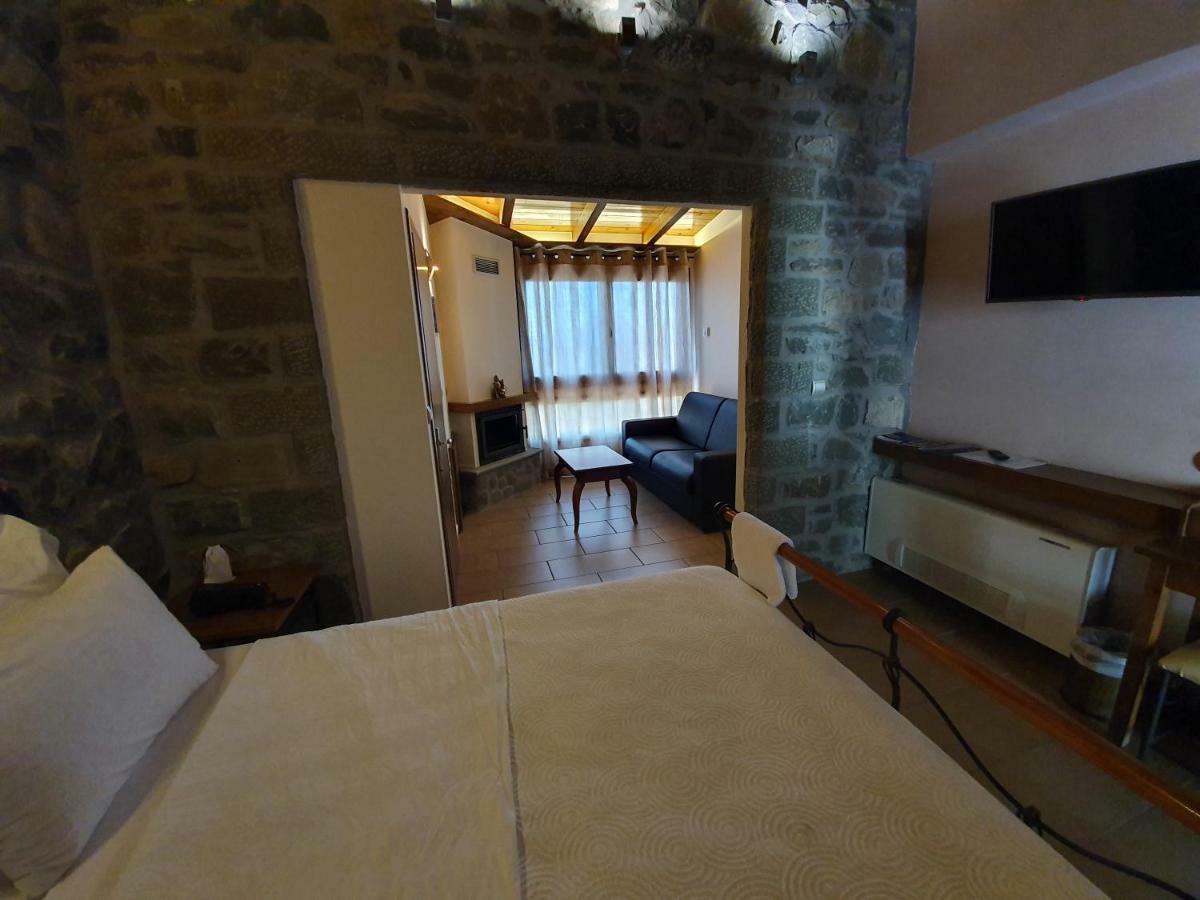The View Village - Villas Suites & Spa Karpenísion Extérieur photo
